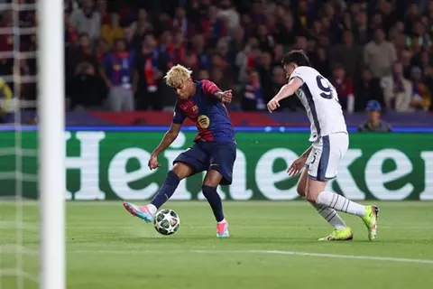 لابورتا للاعبي برشلونة بعد وداع دوري الأبطال: ارفعوا رؤوسكم.. الجماهير فخورة بكم